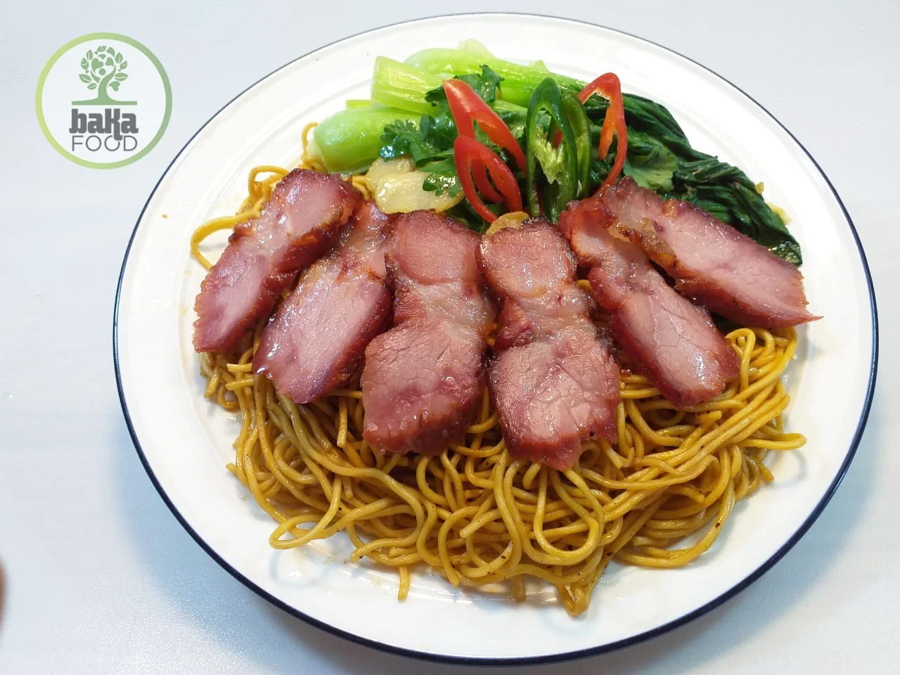 ba rọi xá xíu ăn cùng mì xào thơm ngon