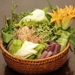 Lẩu Mắm Giá Rẻ Chế Biến Ra Sao? 6 Loại Rau Ăn Kèm Không Thể Thiếu