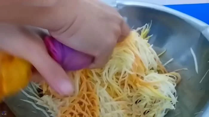 Cách làm mắm cá linh trộn đu đủ đơn giản mà CỰC NGON 10 Cách làm mắm cá linh trộn đu đủ