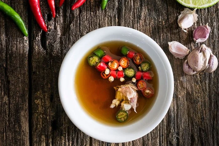 Nước mắm nhỉ cá linh NHÃN ĐỎ (Chai 330ml) 3 Nước mắm cá linh nhãn đỏ