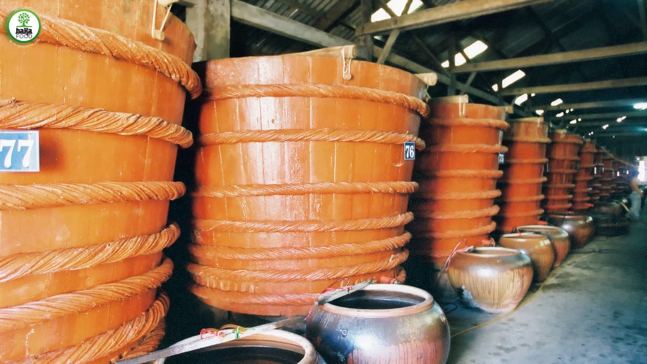 Nghề làm mắm gia truyền của người dân Việt Nam