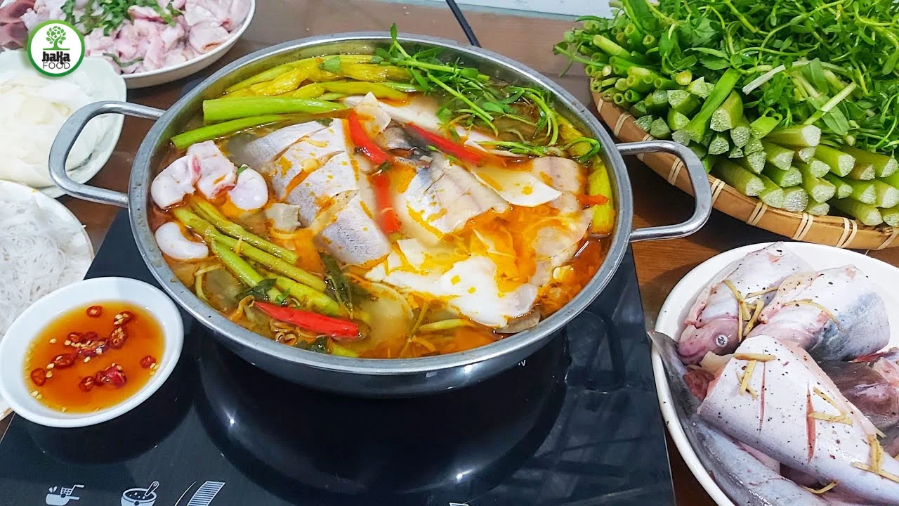 Lẩu cá chẽm măng chua ớt hiểm thơm ngon, hấp dẫn