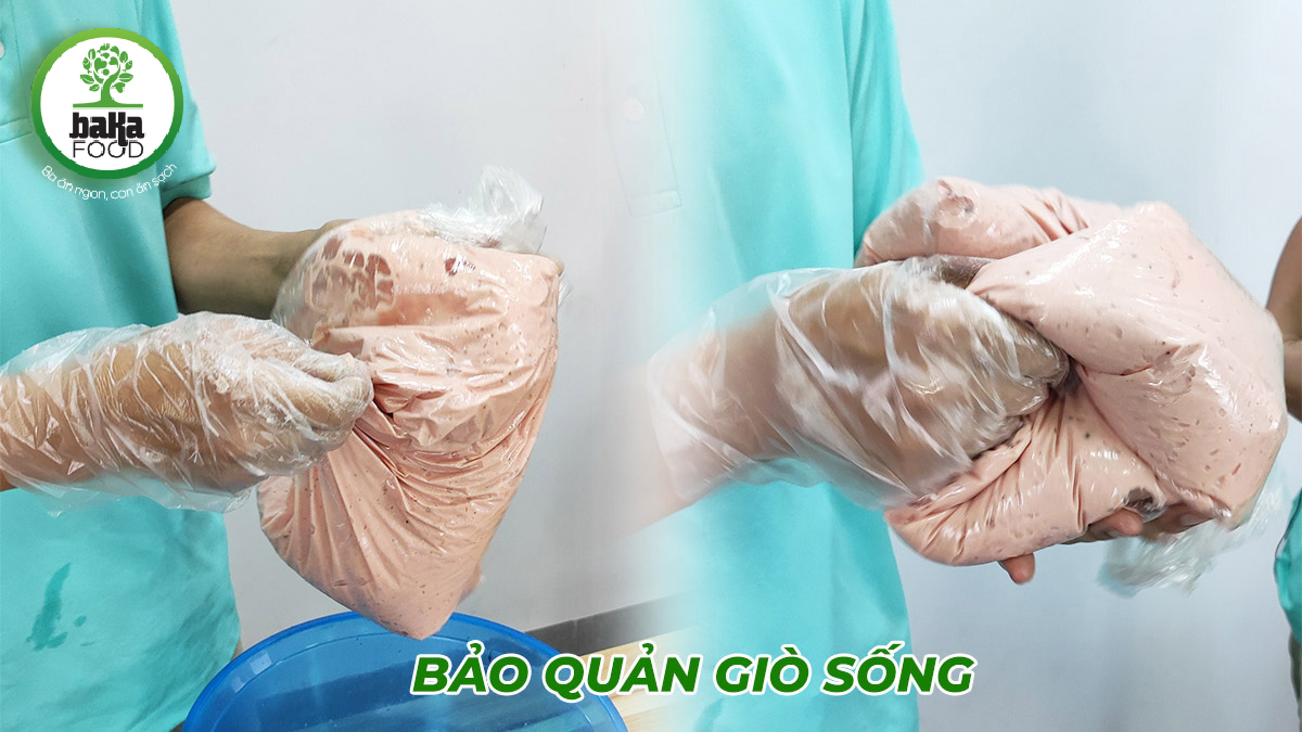 Cho giò sống vào túi nilon kín để bảo quản