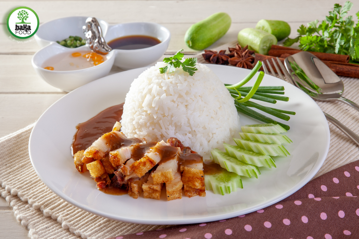 Heo quay nấu món gì ngon? 3 cách làm cơm thịt heo quay 11 Cơm heo quay sốt mặn ngọt