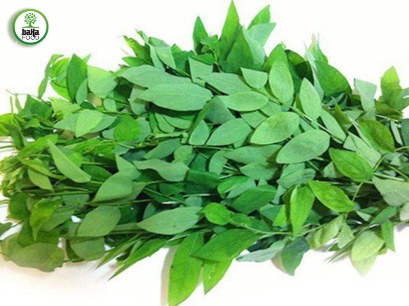 Rửa sạch rau ngót