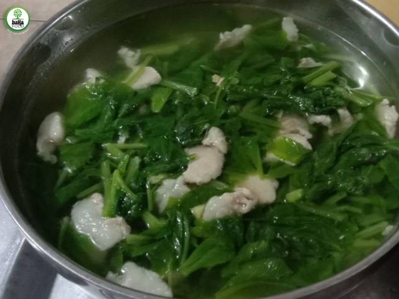 Lợi ích sức khỏe từ món canh cải thịt heo