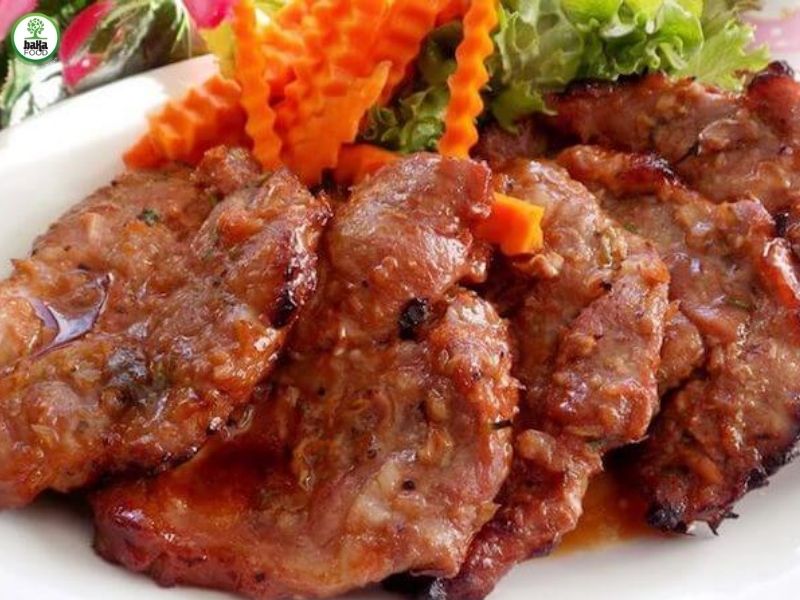 Top Các Món Ăn Từ Thịt Heo Thơm Ngon Khó Cưỡng 8 Thịt thăn nướng muối ớt ngon khó cưỡng là một trong các món ngon từ thịt heo được nhiều người yêu thích