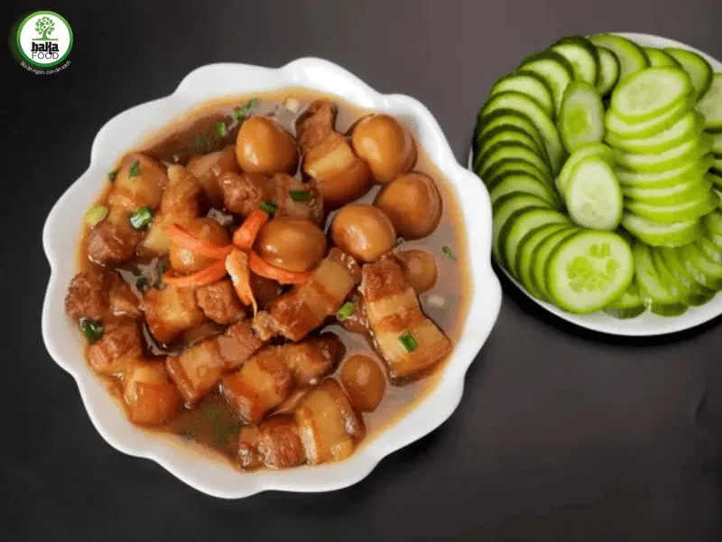 Sức hấp dẫn từ những viên ngọc trứng cút trong nồi thịt kho