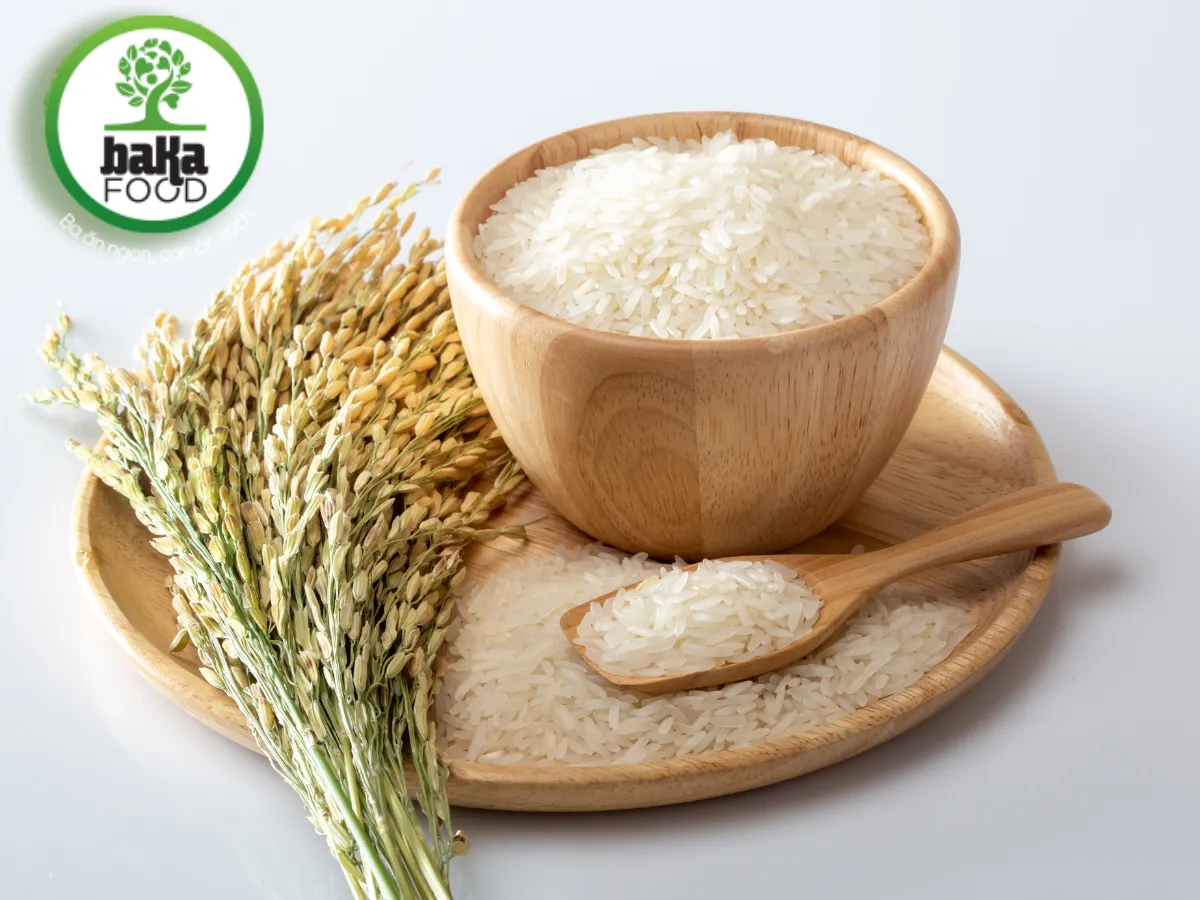 Gạo Hữu Cơ – Lựa Chọn Hoàn Hảo Cho Sức Khỏe Và Bữa Cơm Gia Đình Bạn 6 Gạo hữu cơ là loại gạo được trồng và chăm sóc hoàn toàn theo phương pháp hữu cơ, không sử dụng thuốc trừ sâu, phân bón hóa học hay các chất kích thích tăng trưởng.