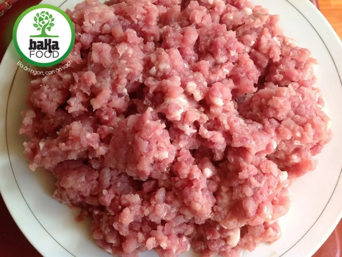 Thịt heo xay: 500g (nên chọn thịt vai hoặc thịt ba chỉ có chút mỡ để không bị khô)