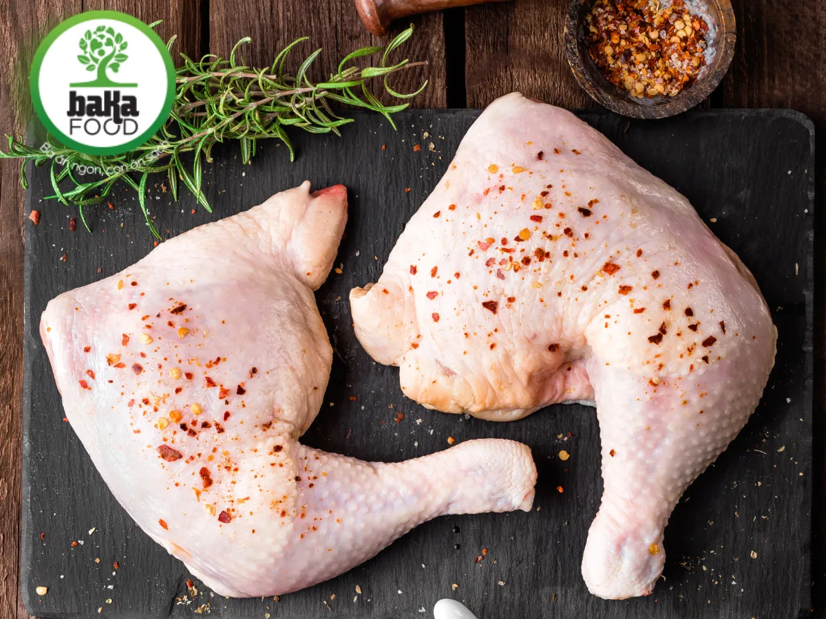 Việc chọn được thịt gà tươi sống chất lượng là bước đầu tiên để đảm bảo bữa ăn ngon và an toàn.