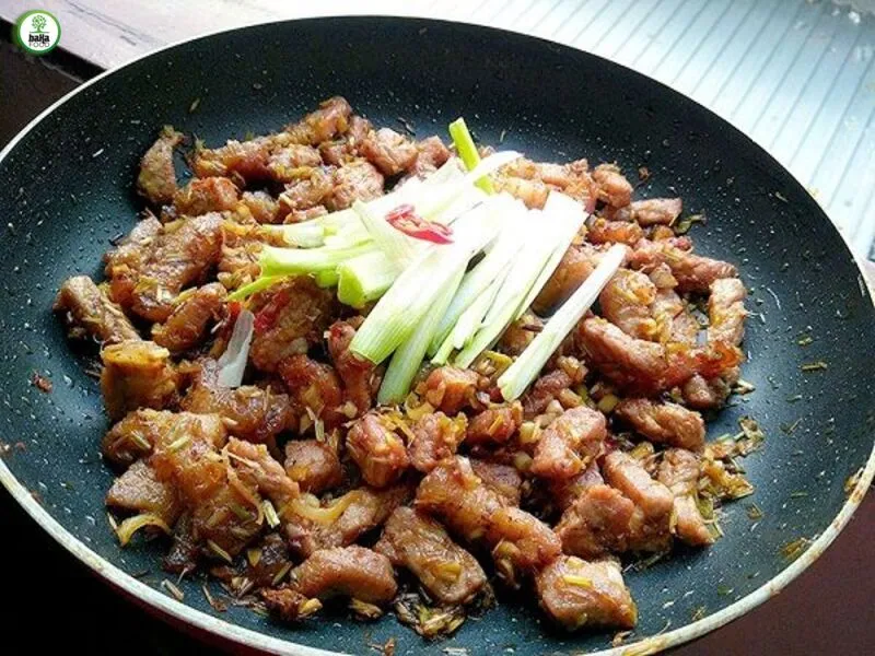 Vì sao thịt heo kho ruốc sả được yêu thích?