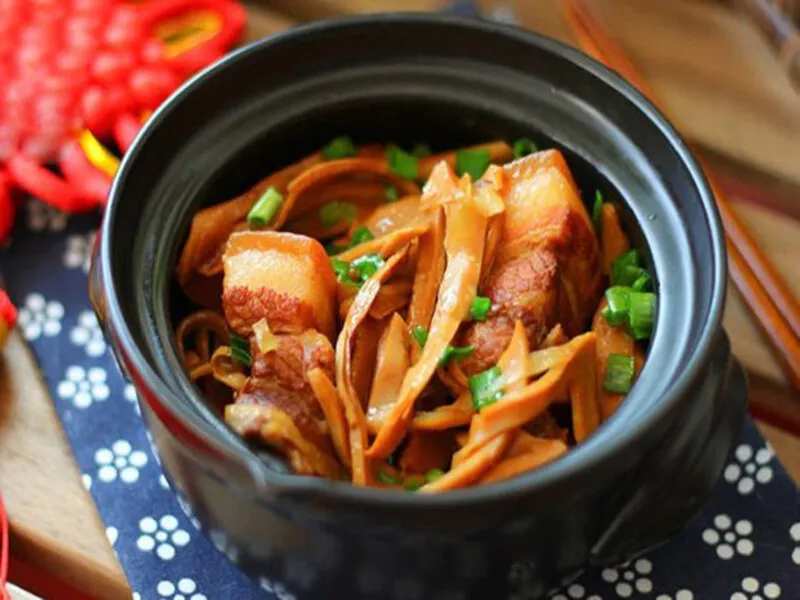 Cách Làm Thịt Kho Măng Thơm Ngon Đậm Đà