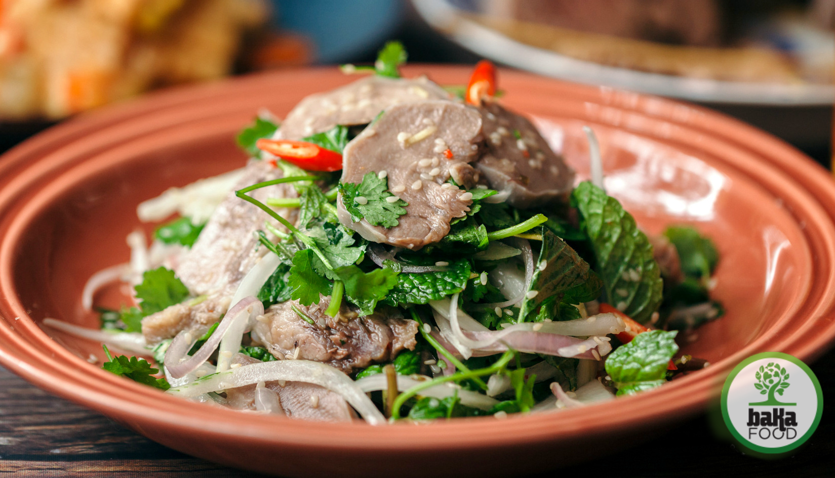 Hướng dẫn chi tiết các bước làm gỏi thịt heo chua ngọt
