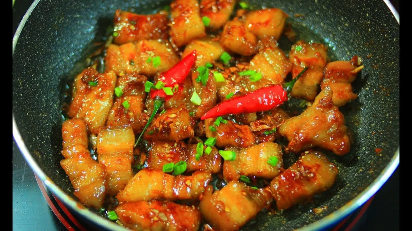 Cách Làm Món Thịt Heo Rang Cháy Cạnh Thơm Ngon Đơn Giản