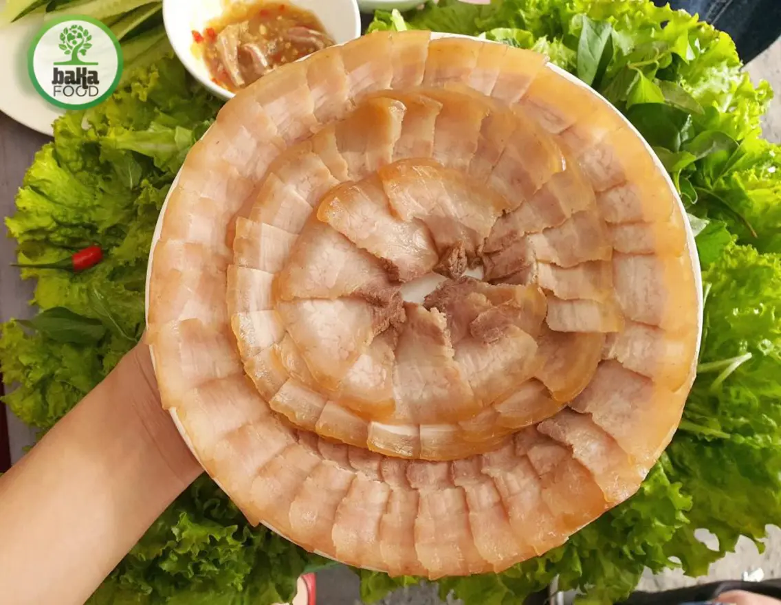 Sơ chế và luộc thịt