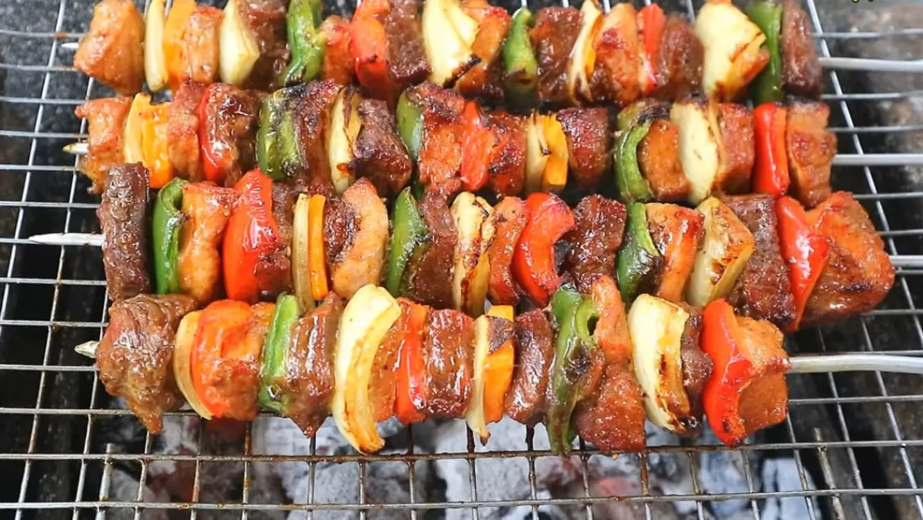 Cách Làm Món Thịt Heo Xiên Nướng Rau Củ Thơm Ngon Tại Bakafood