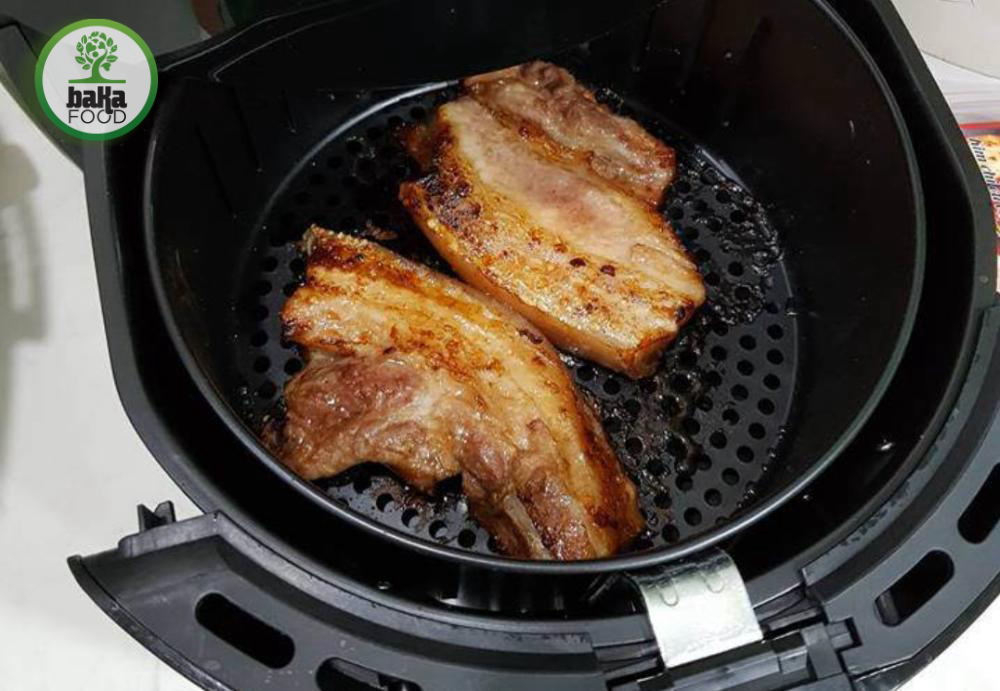 Lợi ích nướng bằng nồi chiên là thịt chín nhanh, không khô, ít dầu mỡ