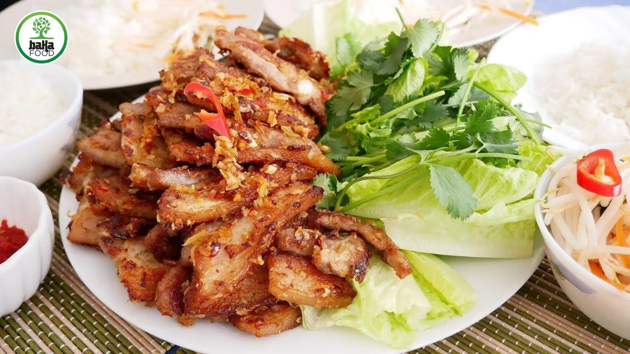 Hương sa tế quyện thịt ba rọi giòn thơm hấp dẫn