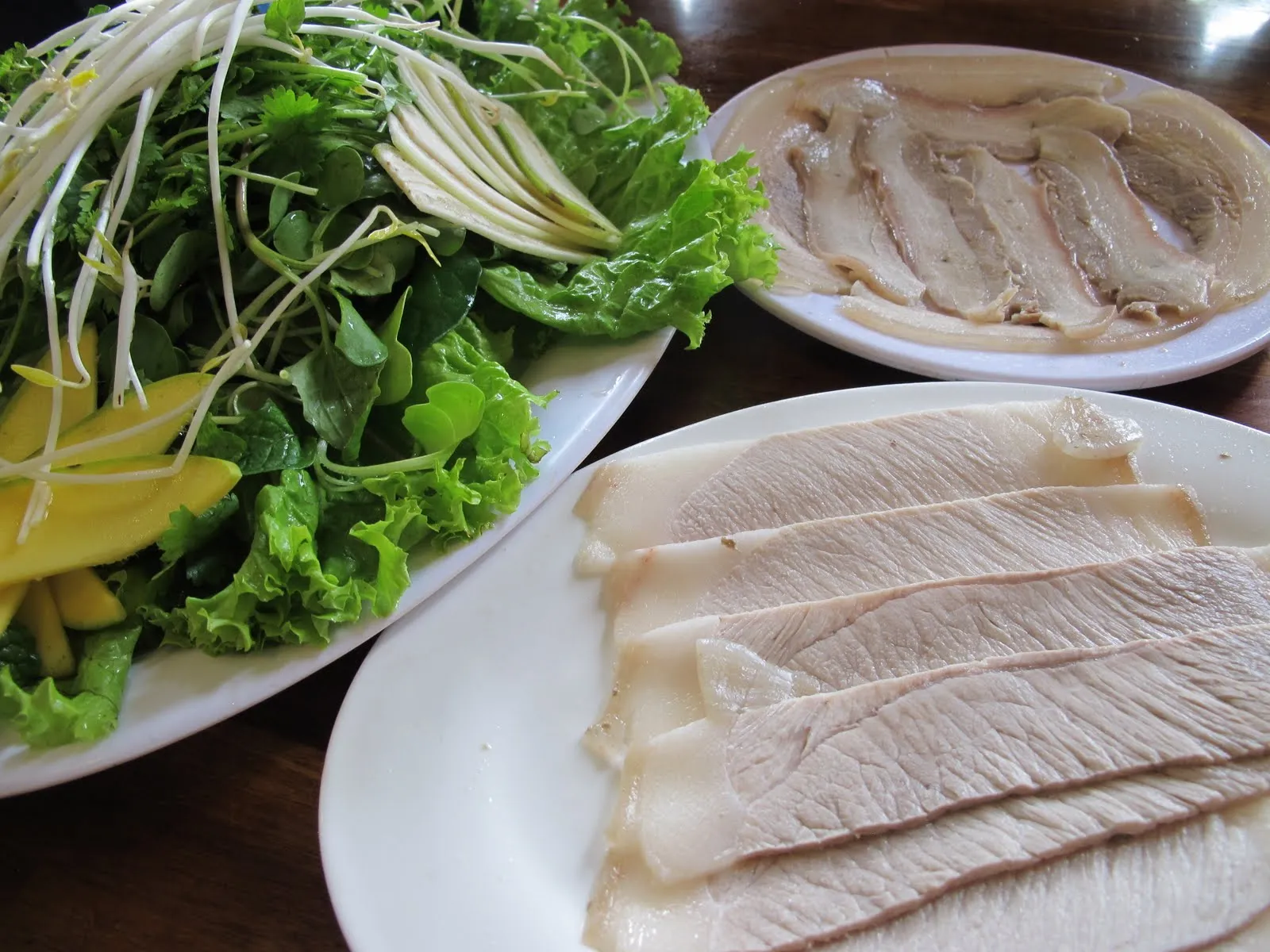 cách luộc thịt heo 2 đầu da