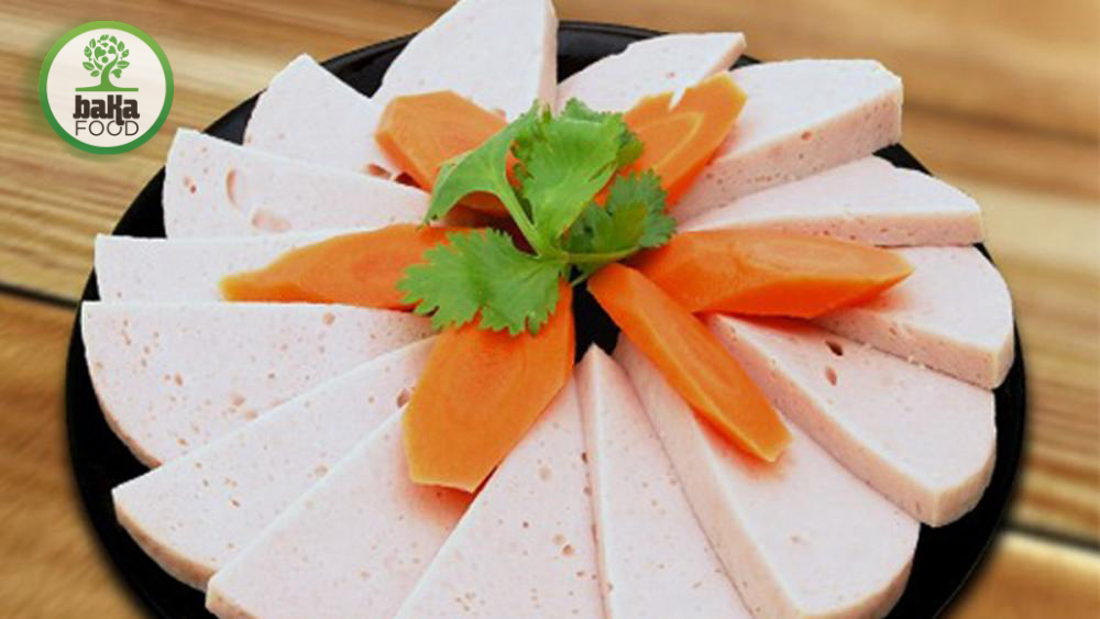 Nguyên liệu và chuẩn bị làm chả lụa ngày Tết