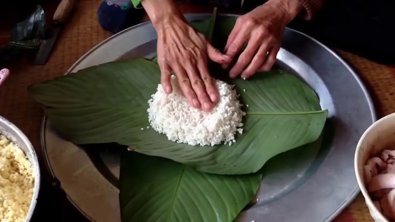 Cách Gói Bánh Chưng Truyền Thống Vuông Đẹp Đơn Giản