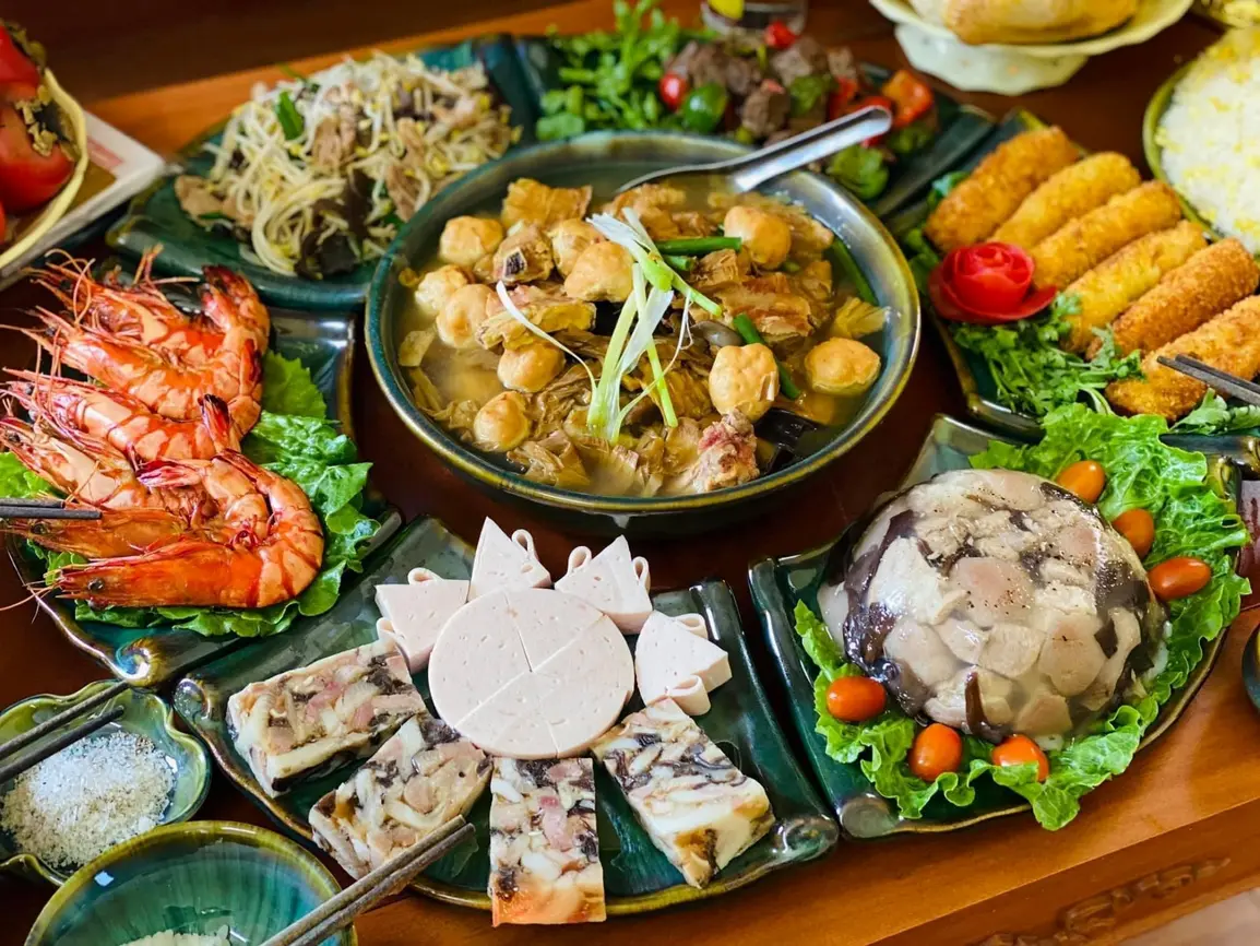 Mâm Cỗ Người Bắc Ngày Tết: Món Ngon Và Nét Đặc Trưng