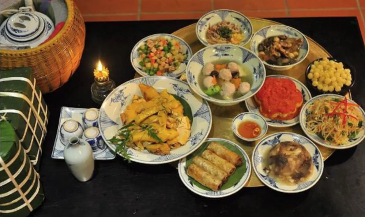 mâm cơm truyền thống
