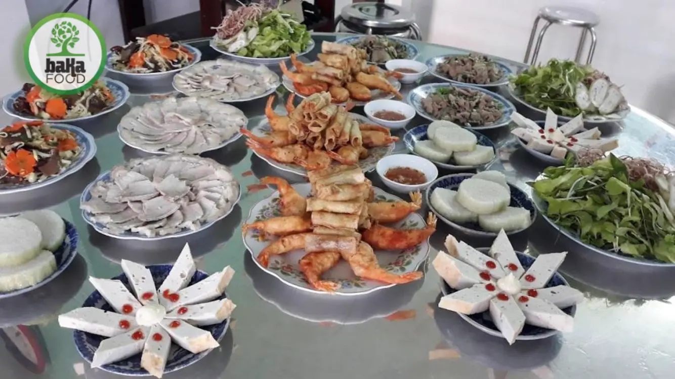 Mâm cỗ cúng giỗ miền Trung là biểu tượng cho lòng hiếu thảo và sự đoàn viên