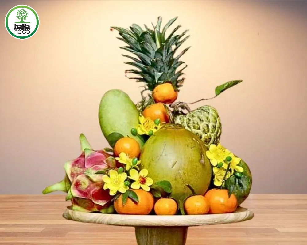 Bố cục mâm ngũ quả ưu tiên trái lớn làm trụ, trái nhỏ tạo chiều cao