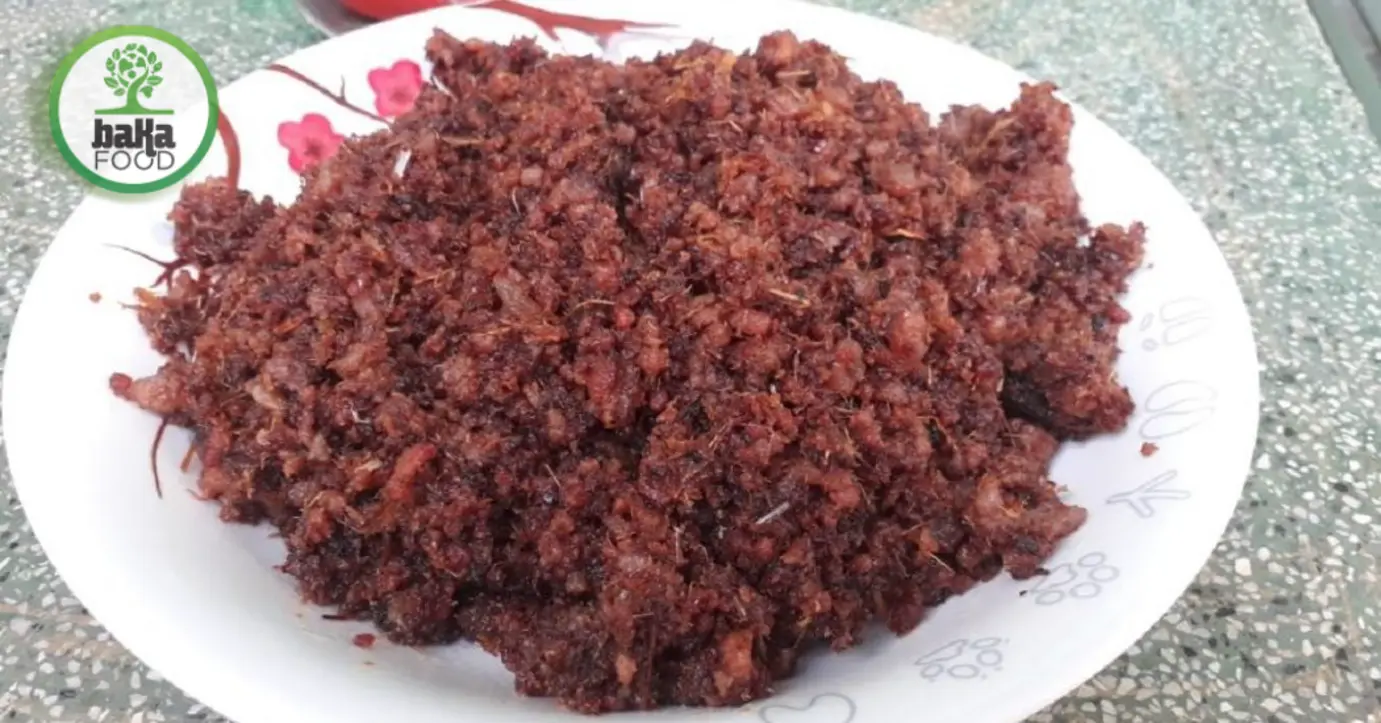 Sơ chế và trộn hỗn hợp nhân cho mắm chưng
