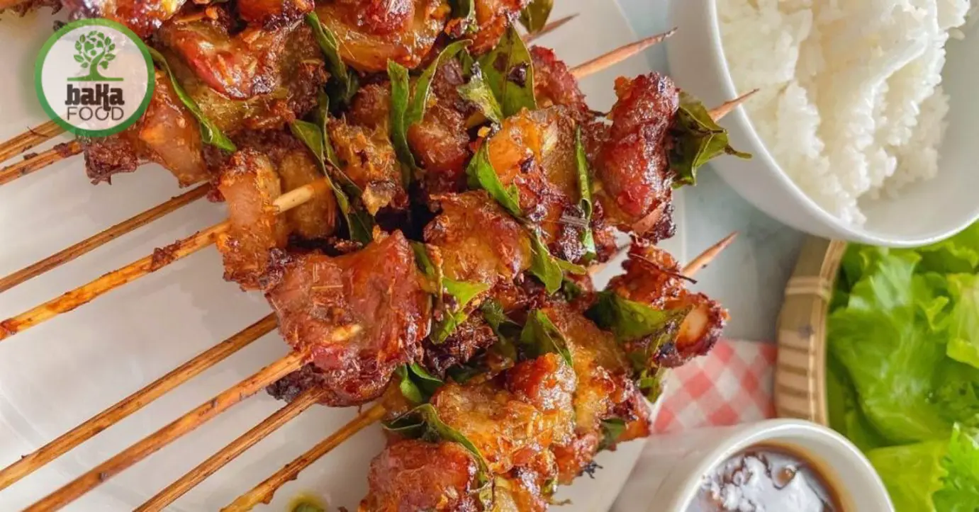 Để cách làm thịt heo nướng kim tiền ngon đúng vị, khâu sơ chế và ướp quyết định rất nhiều đến độ mềm, độ thơm và khả năng thấm gia vị