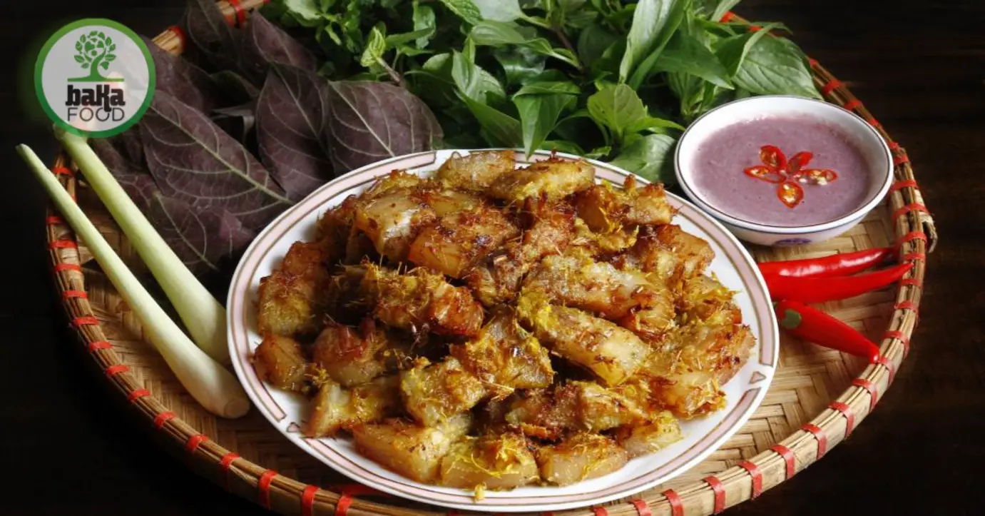 Món này hợp nhất khi đi cùng mắm tôm pha chanh, bún tươi và rau sống như xà lách, tía tô, húng quế