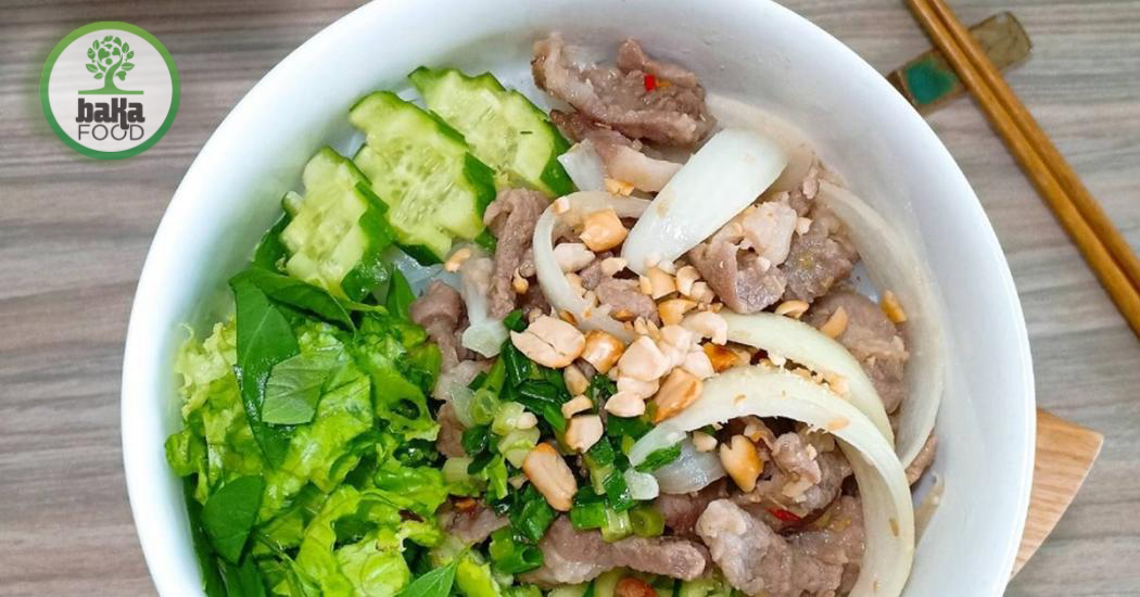 Chọn nguyên liệu sạch, tươi và sơ chế đúng giúp nấu bún thịt heo nhanh, đậm vị truyền thống và an toàn.