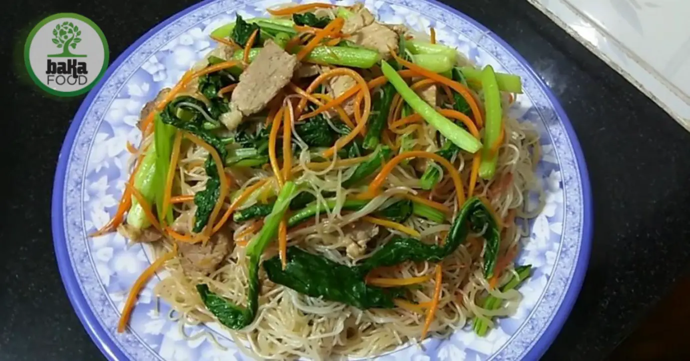 Bảo quản riêng biệt, hâm nóng kỹ và linh hoạt biến tấu nước chấm giúp món bún luôn an toàn, thơm ngon.